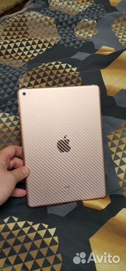 iPad 6 128Gb Gold. Wi-Fi