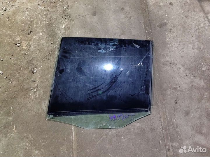 Стекло заднее левое Volkswagen Tiguan