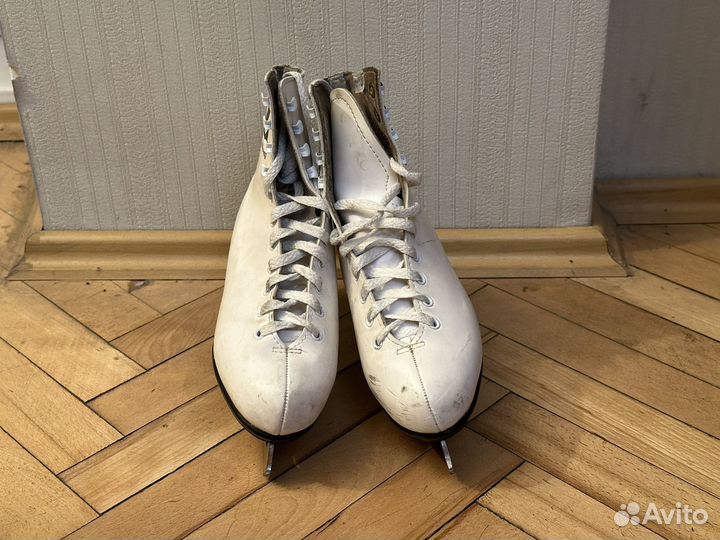 Коньки фигурные