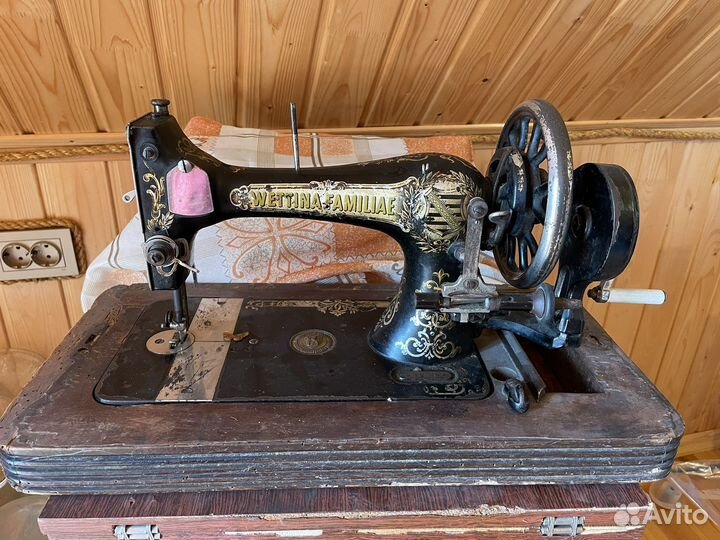 Швейная машинка zinger