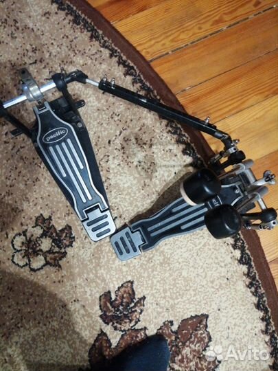 Педаль для бас барабана