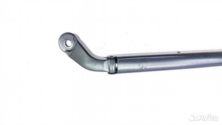 Поводок стеклоочистителя передний правый Toyota