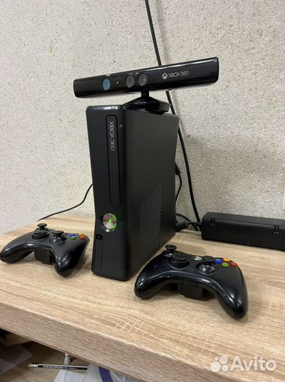 Xbox 360 S console