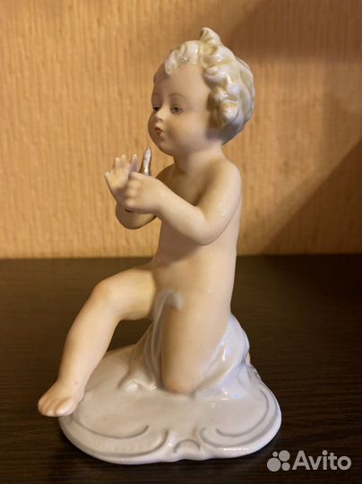 Статуэтка фарфор