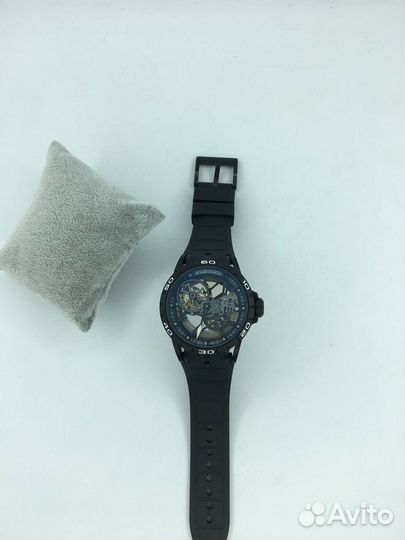 Часы Roger Dubuis