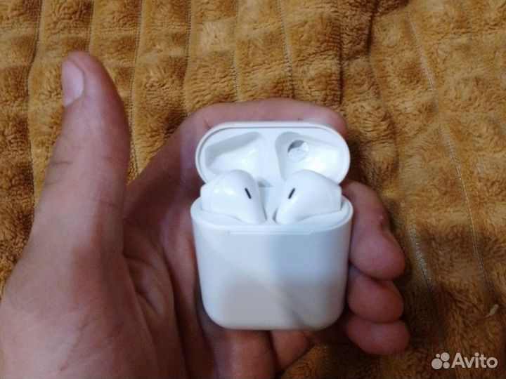 Беспроводные наушники apple airpods