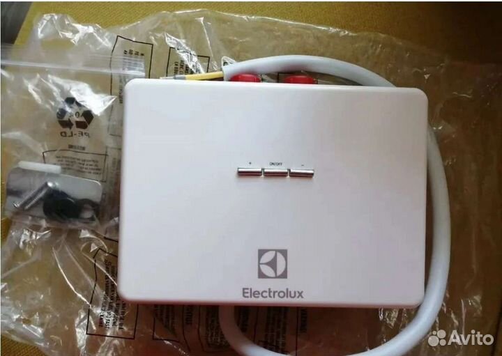 Водонагреватель Electrolux npx 8 aquatronic