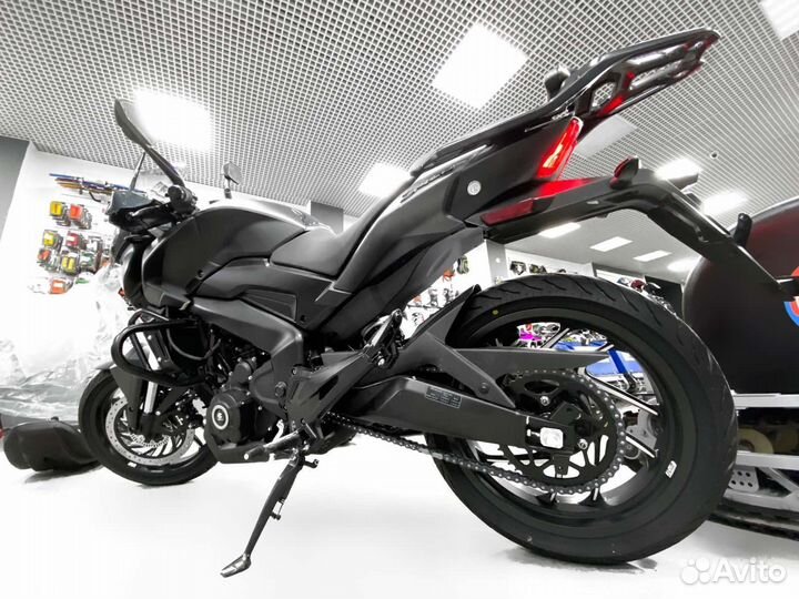 Мотоцикл Bajaj Dominar 400