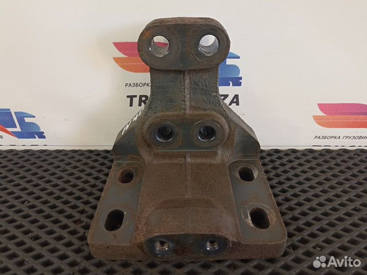 504002464 Кронштейн торсиона кабины правый