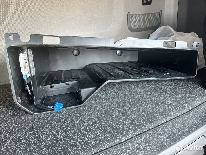 Ниша наружнего багажного отсека Scania S
