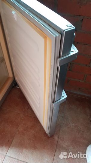 Холодильник liebherr по запчастям