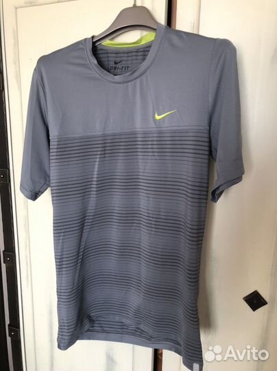 Теннисная футболка nike