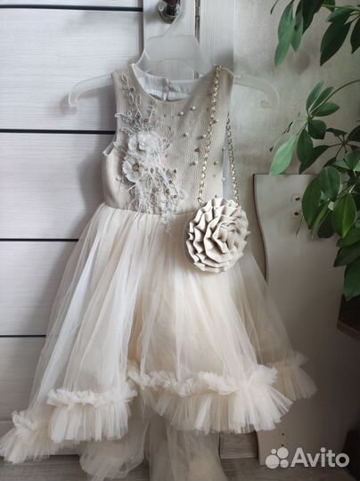 Нарядное платье для девочки