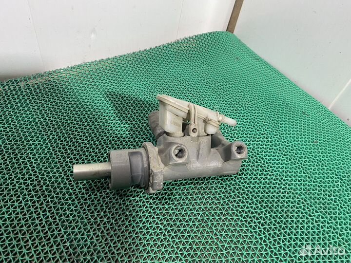 Главный тормозной цилиндр Audi A4 B6 1.8