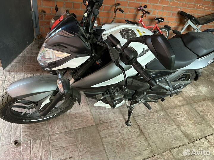 Мотоцикл Bajaj Pulsar NS200