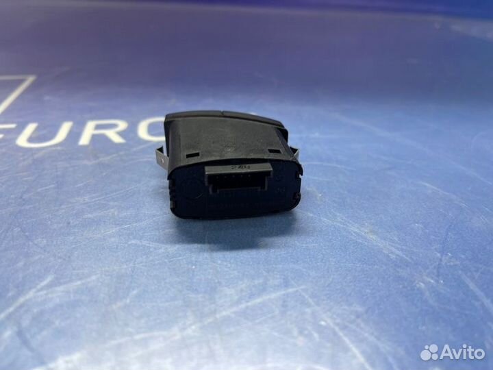 Кнопка аварийной сигнализации Bmw X6 E71 N63B44