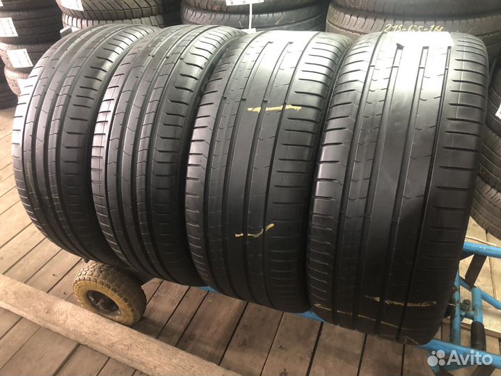 Pirelli P Zero PZ4 275/35 R21 и 245/40 R21