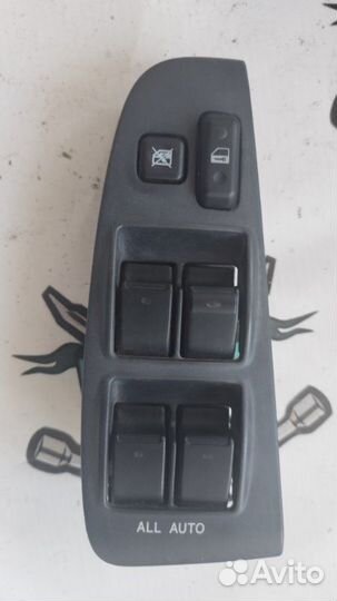 Блок управления стеклоподъемниками передний правый