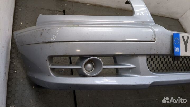 Бампер передний Hyundai Trajet, 2004