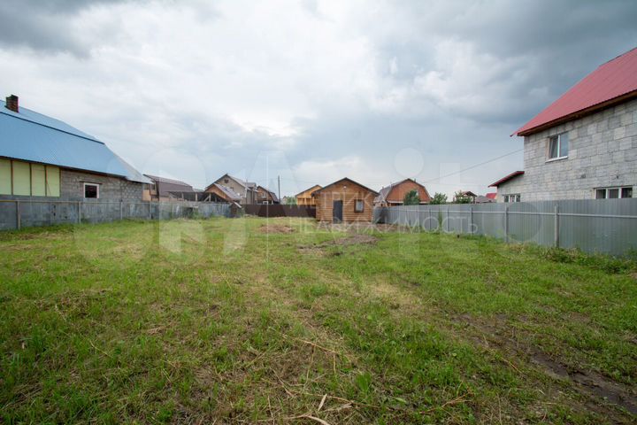 Дом 28,7 м² на участке 8 сот.