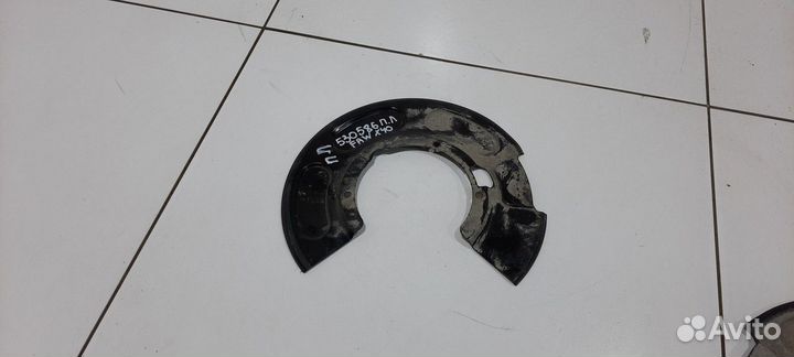 Кожух тормозного диска передний левый