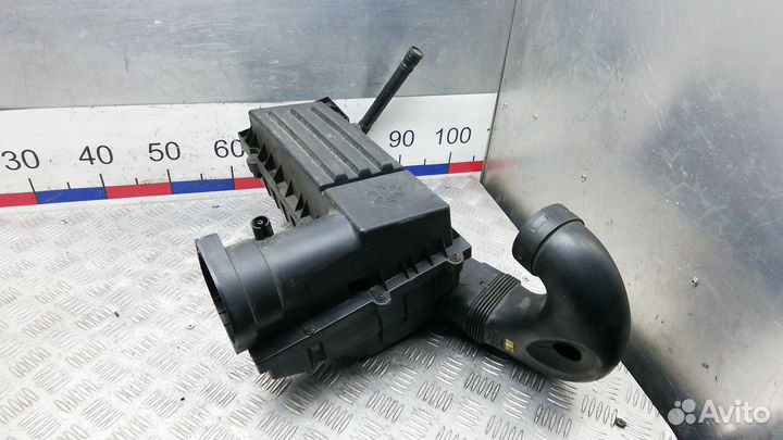 Корпус воздушного фильтра Volkswagen Passat CC