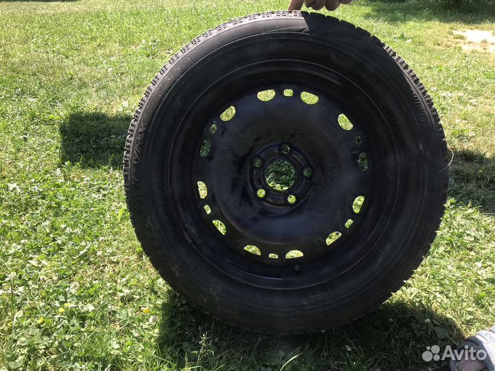 Bridgestone Blizzak VRX 185/60 R15 84S