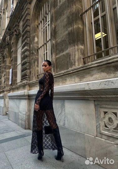 Черное кружевное платье
