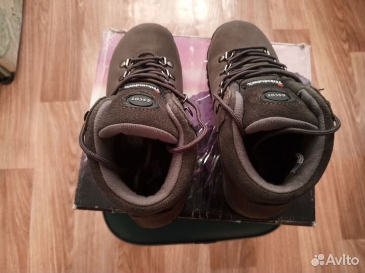 Женские ботинки