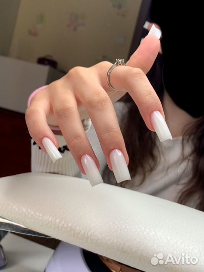 Мастер маникюра и наращивания ногтей