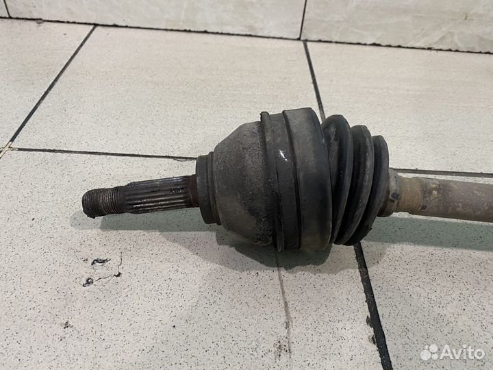 Привод передний левый Renault Logan