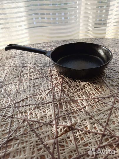 Чугунная сковорода