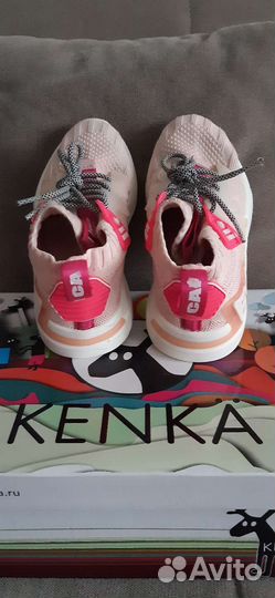 Кроссовки для девочки