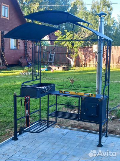 Мангал с крышей