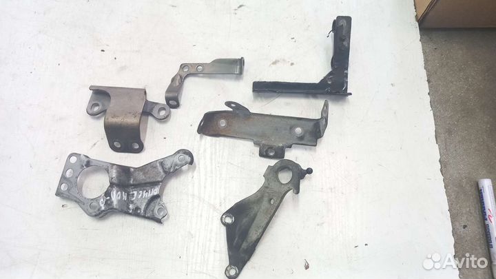 Кронштейны на двигатель Mercedes W251 R350