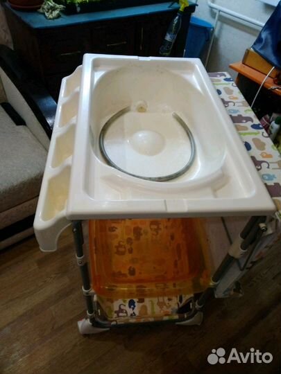 Пеленальный столик с ванночкой cosatto