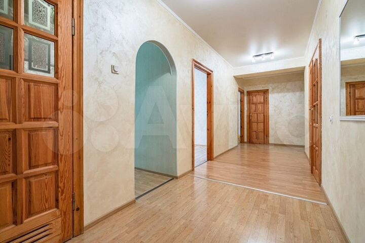 4-к. квартира, 100,4 м², 1/4 эт.