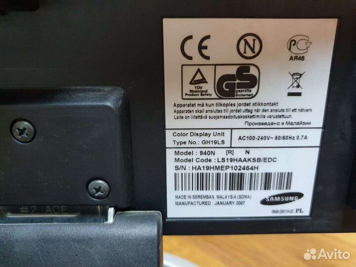 Монитор Samsung SyncMaster 940n