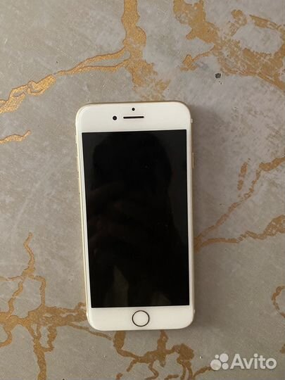 Телефон iPhone 7