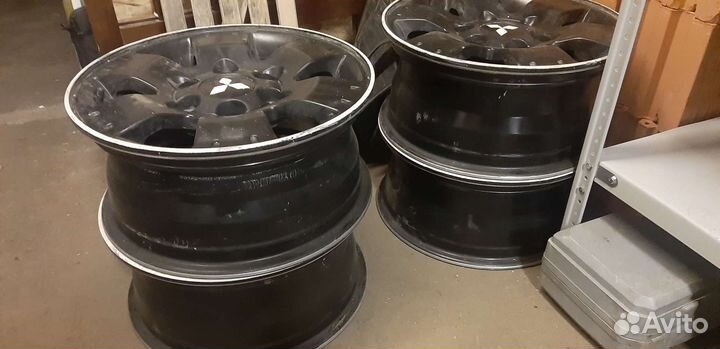 Литые диски R16 на Mitsubishi Pajero Sport