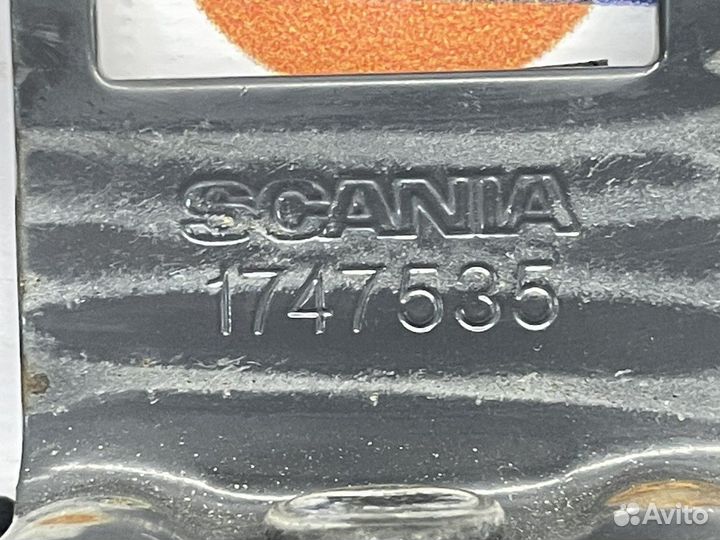 1747535 Кронштейн тормозных трубок