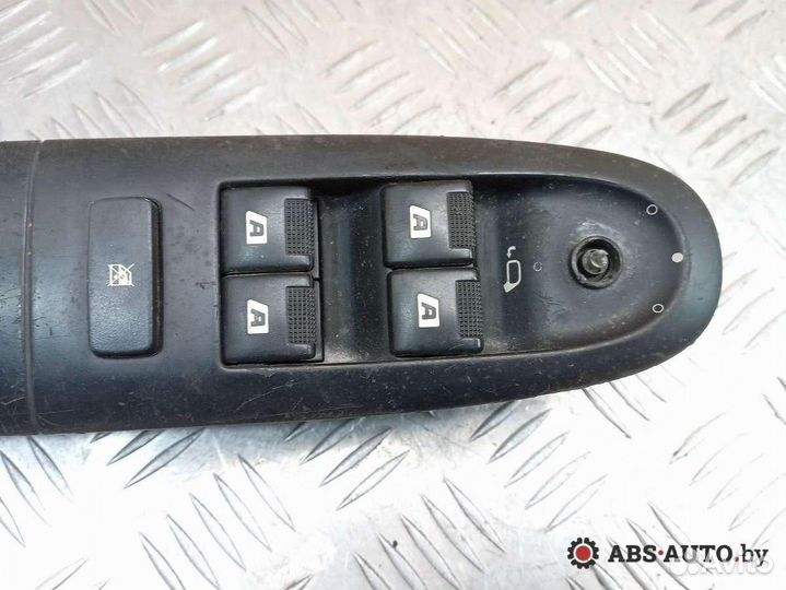 Блок управления стеклоподъемниками Peugeot 607
