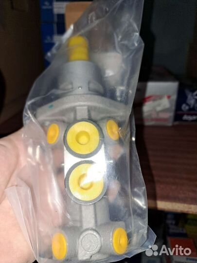 Главный тормозной цилиндр VW 1161101100 vag