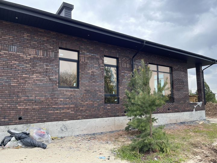 Коттедж 189 м² на участке 6 сот.