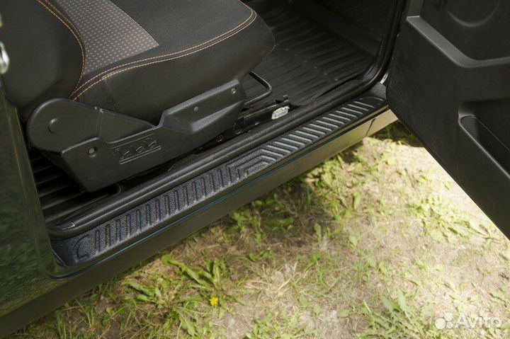 Накладки на пороги Нива, Урбан