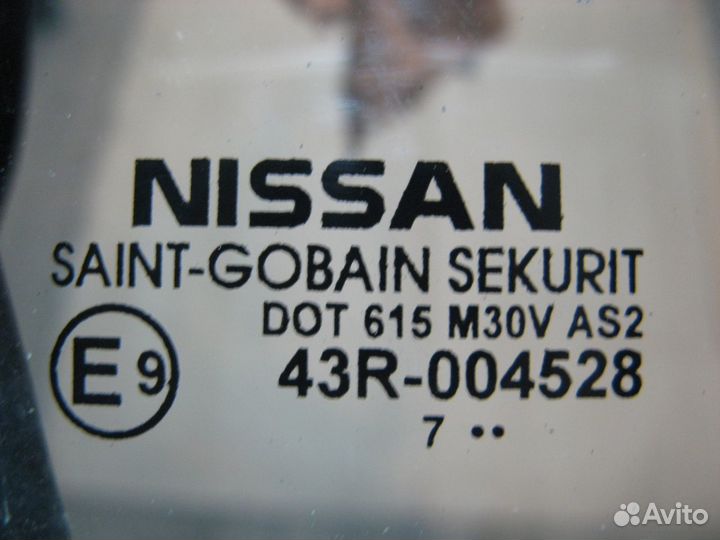 Стекло двери задней Nissan Tiida (C11) 82262EL400