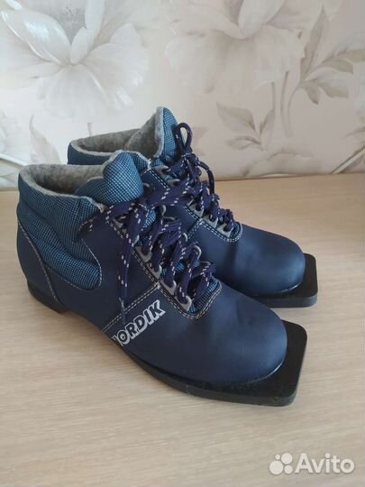 Новые лыжные ботинки, р. 38