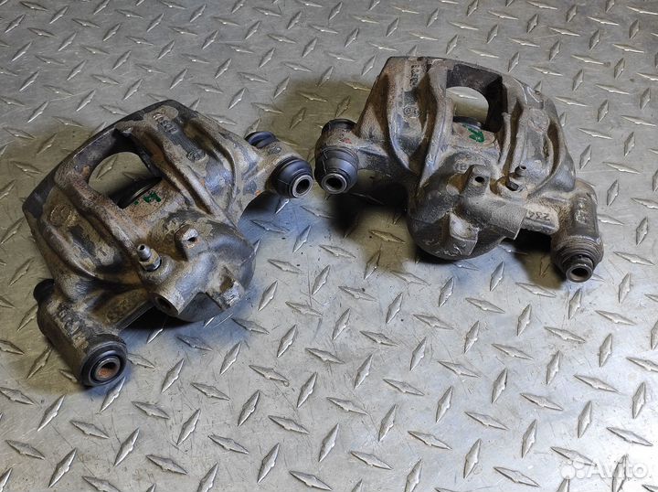 Суппорт задний Mercedes W463