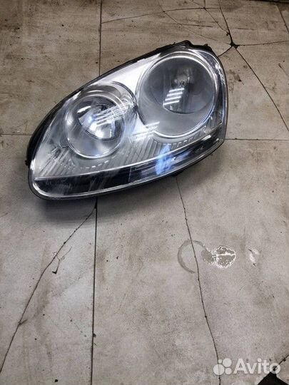 Фара левая