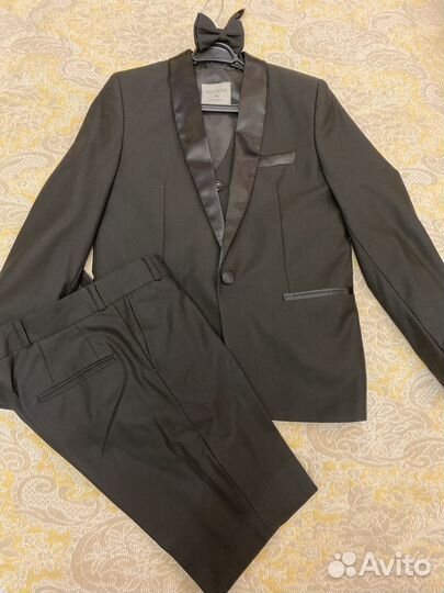 Костюм-Смокинг новый на р.140-152 чёрный ш